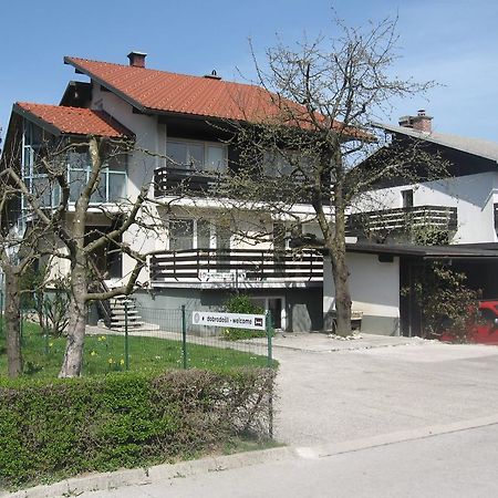 Rooms And Apartment Na Poljani Škofja Loka エクステリア 写真